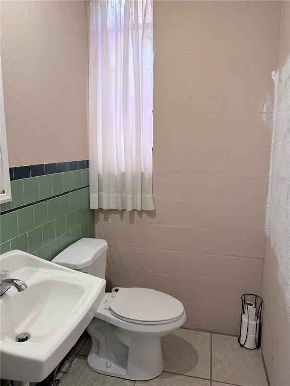 220 N Miller Avenue Property Photo 32