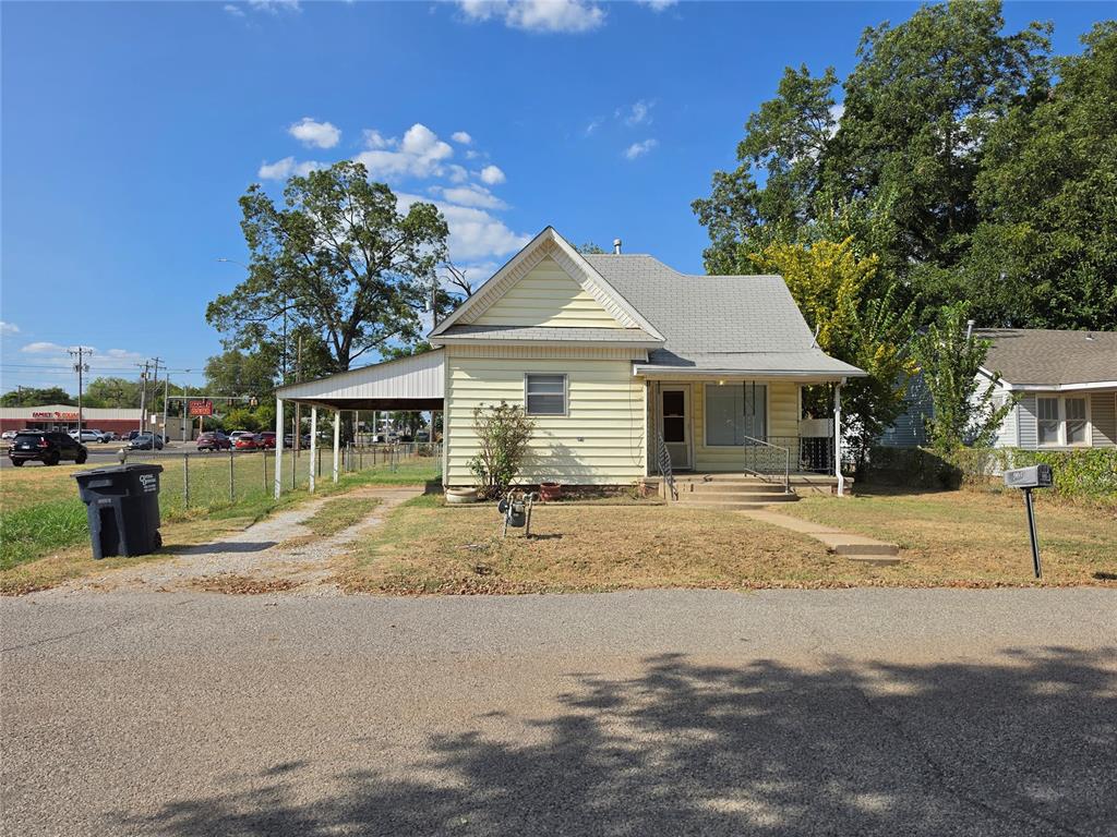 904 E 7th Street Property Photo 1