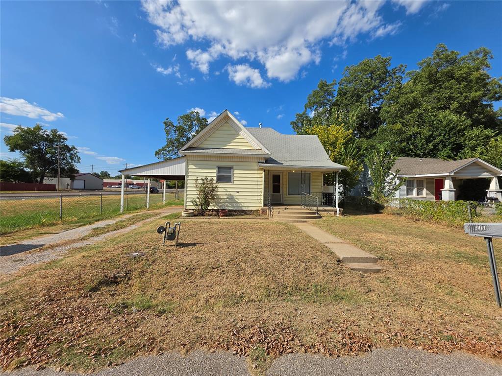 904 E 7th Street Property Photo 4
