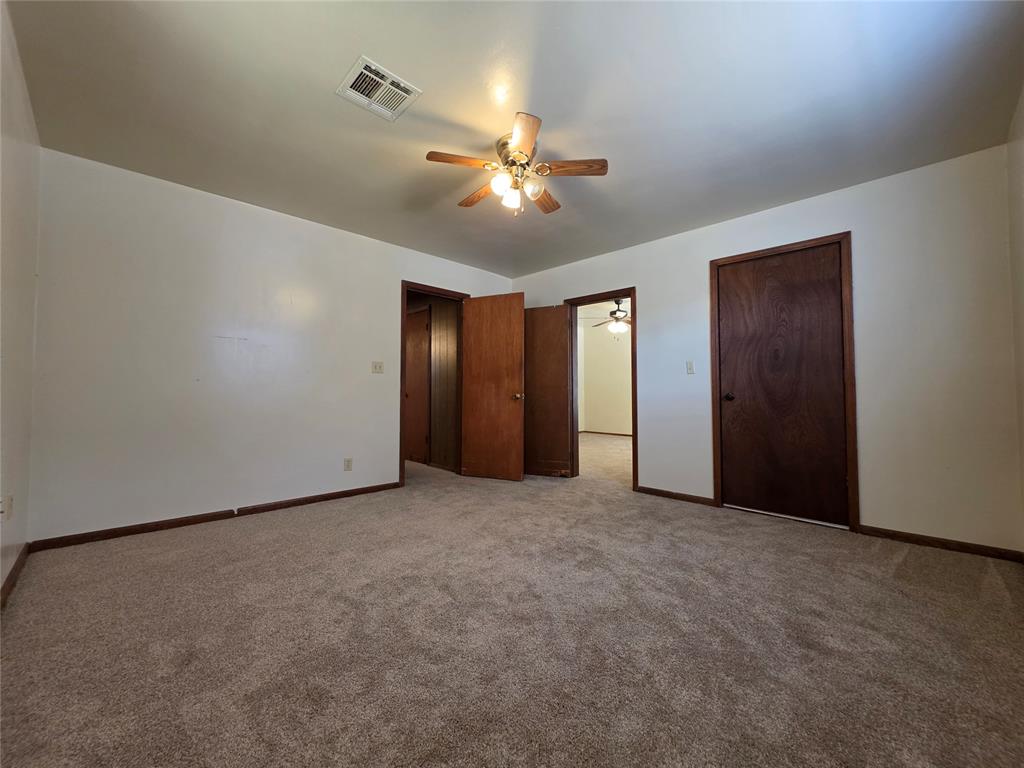 904 E 7th Street Property Photo 15