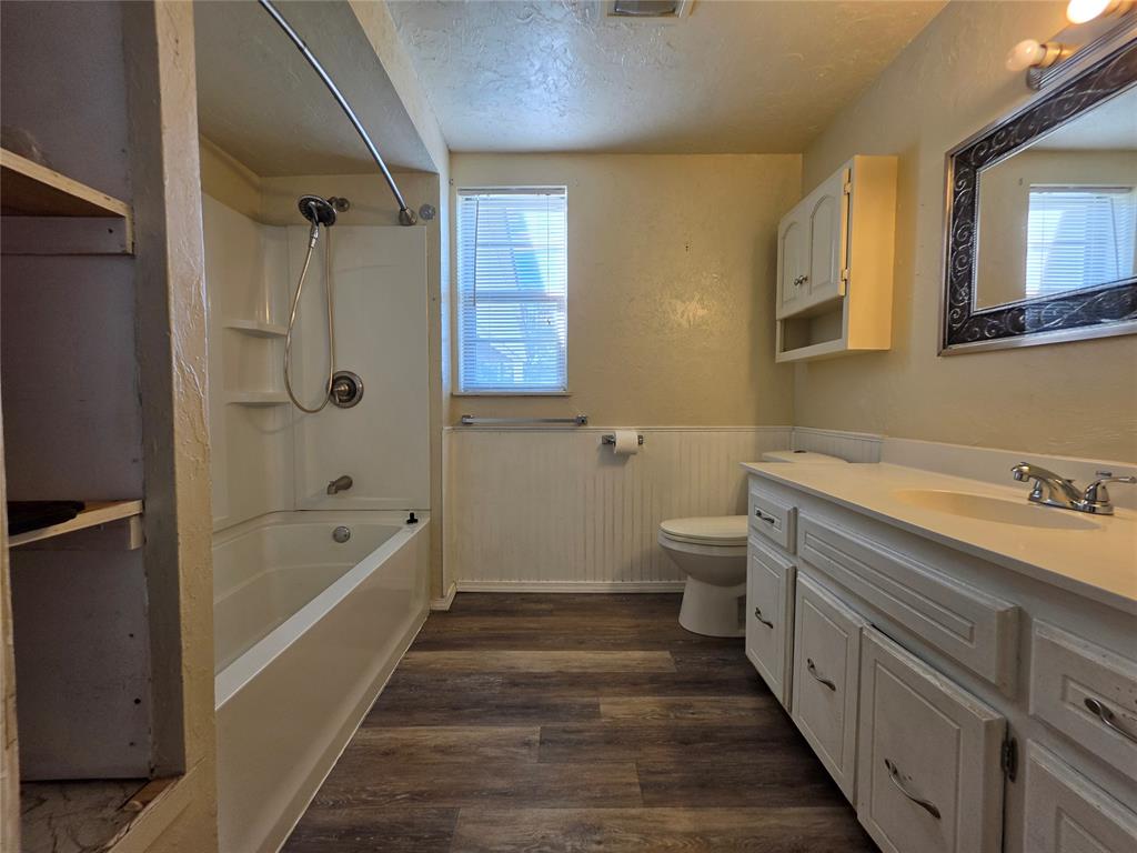 904 E 7th Street Property Photo 18