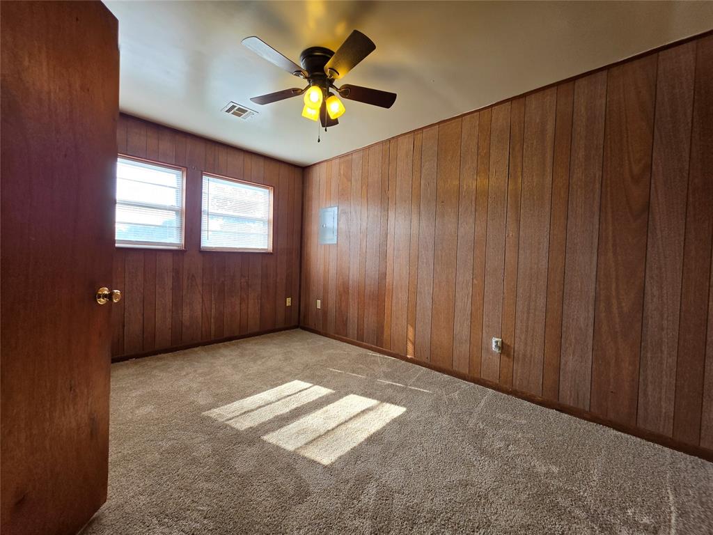 904 E 7th Street Property Photo 21