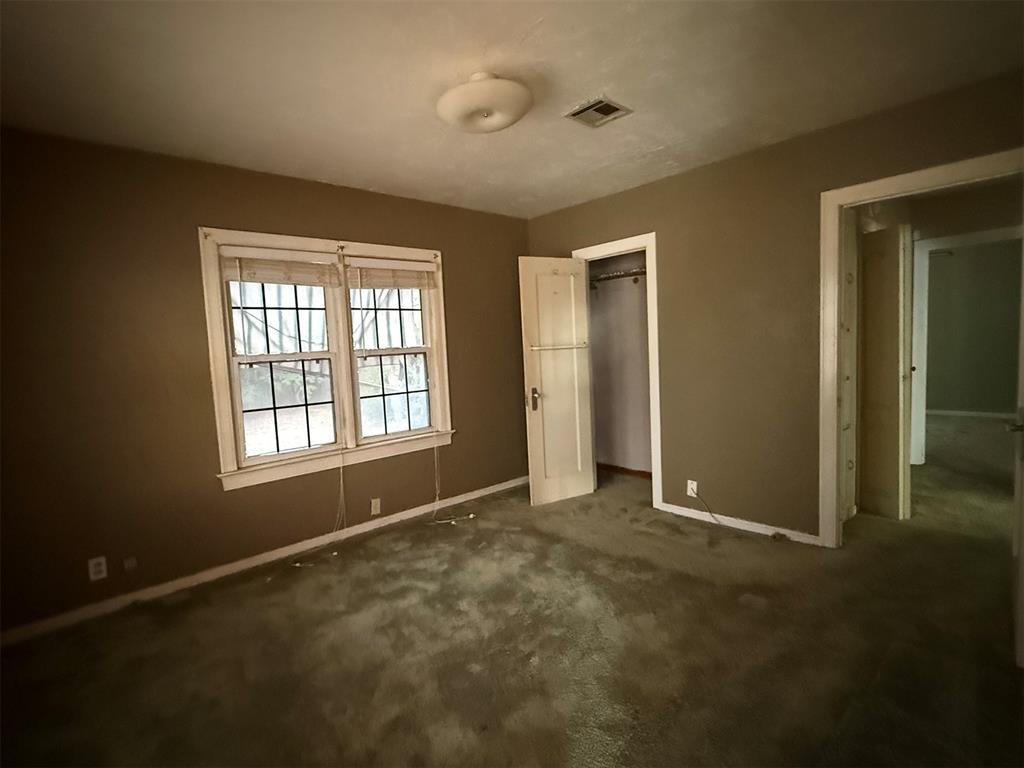 206 W 1st Street Property Photo 6