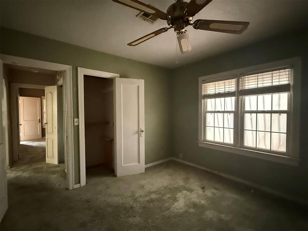 206 W 1st Street Property Photo 8
