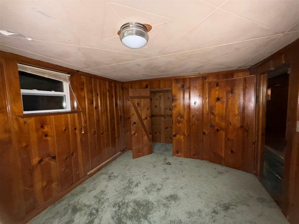206 W 1st Street Property Photo 11