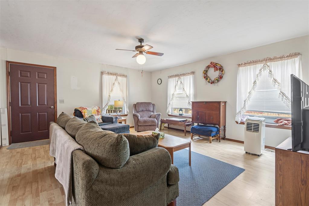 1292 Cox City Road Property Photo 4