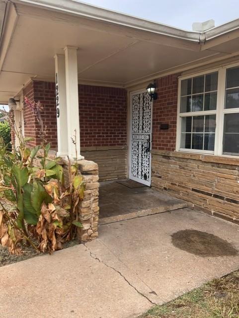 1229 Ne 44th Street Property Photo 2