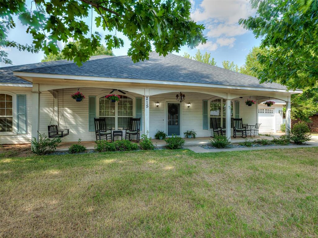 215 E Haven Lane Property Photo 1
