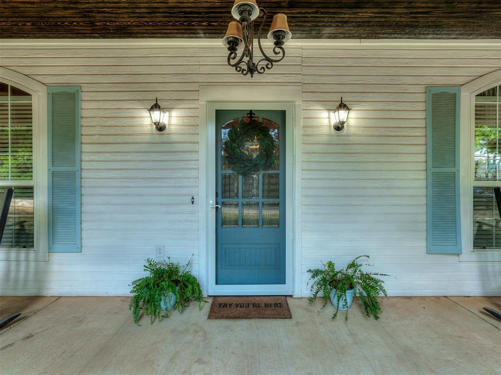 215 E Haven Lane Property Photo 4