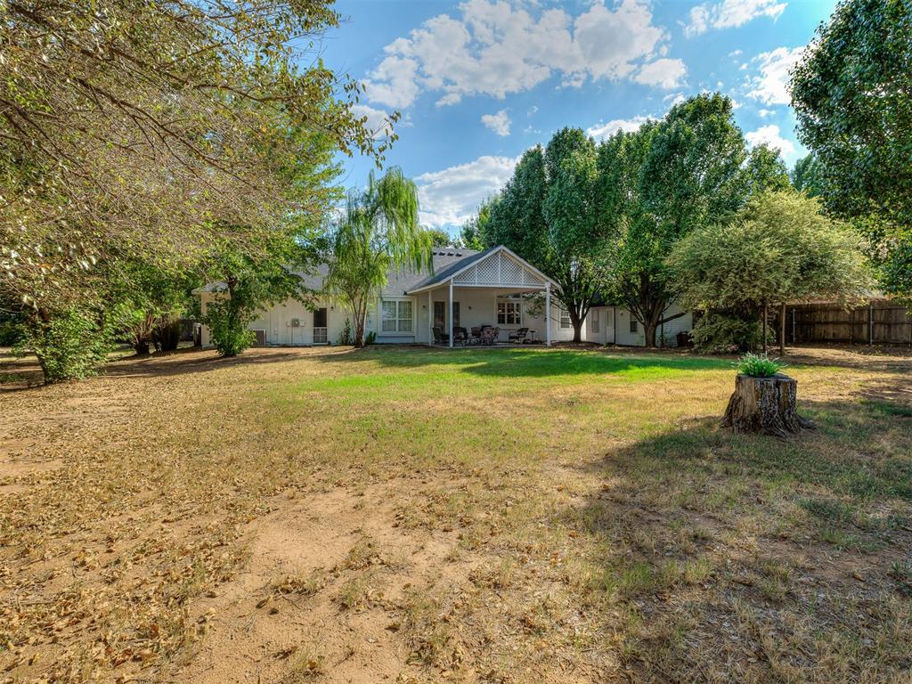 215 E Haven Lane Property Photo 40