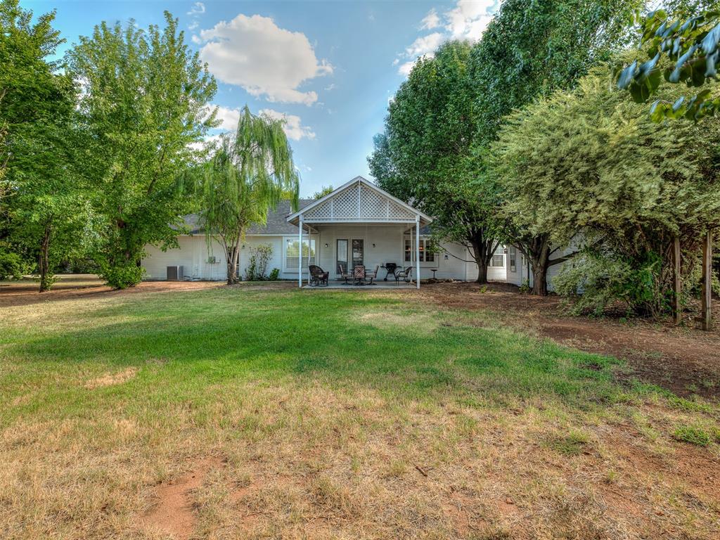 215 E Haven Lane Property Photo 41