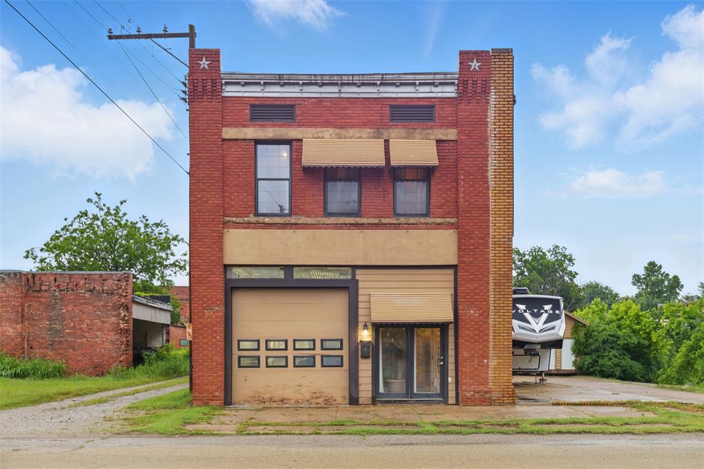 111 E Broadway Avenue