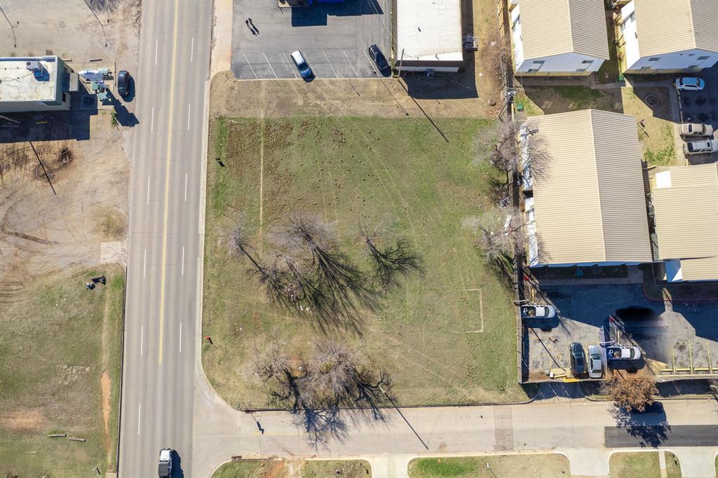 8315 N Western Avenue Property Photo 8