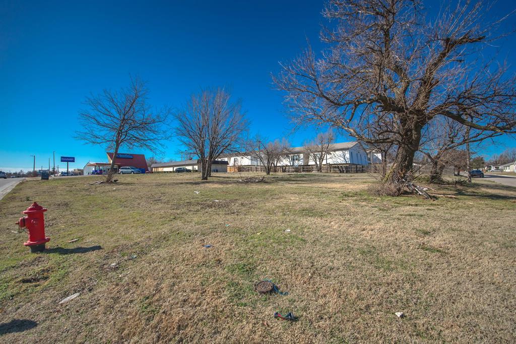8315 N Western Avenue Property Photo 12