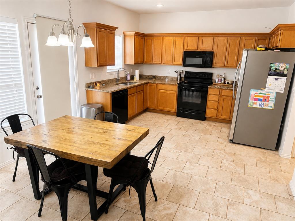 1801 Del Rio Property Photo 6