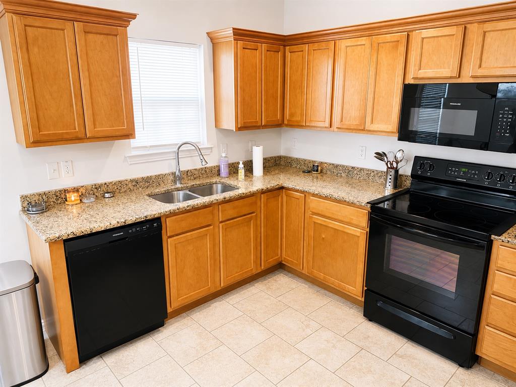 1801 Del Rio Property Photo 8