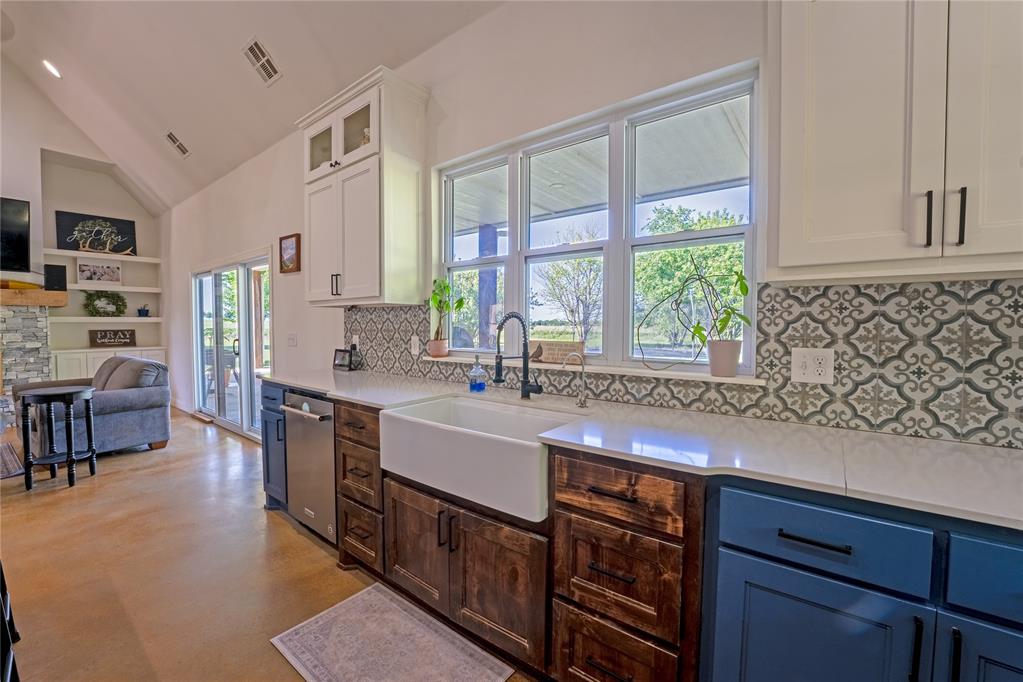 124 Kevin Lane Property Photo 8