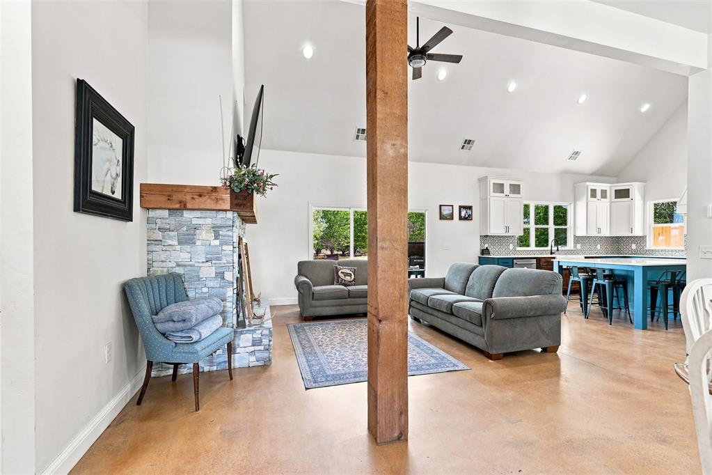 124 Kevin Lane Property Photo 8