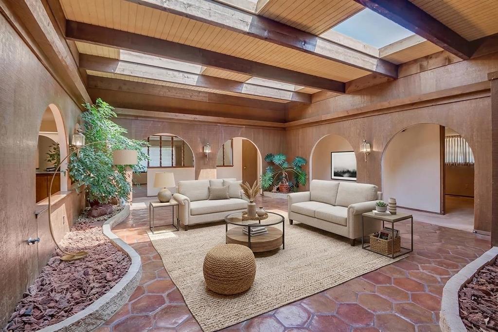 6109 Shaftsbury Road Property Photo 3