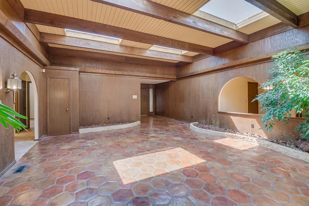 6109 Shaftsbury Road Property Photo 6