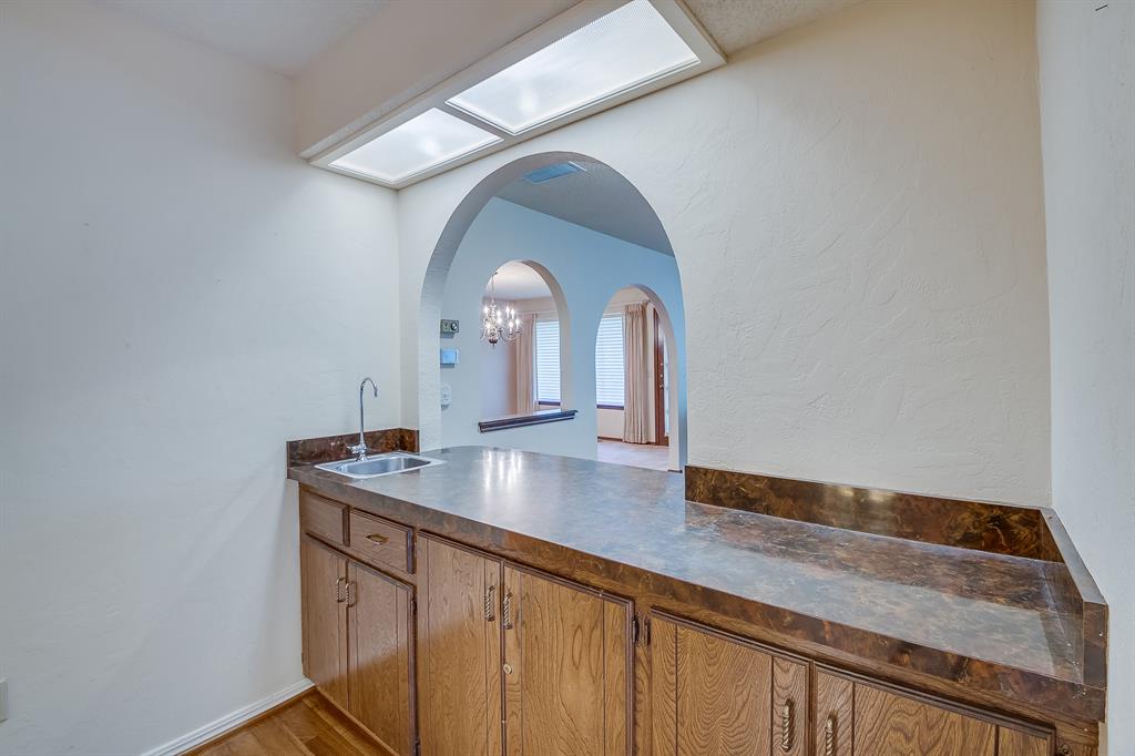 6109 Shaftsbury Road Property Photo 7
