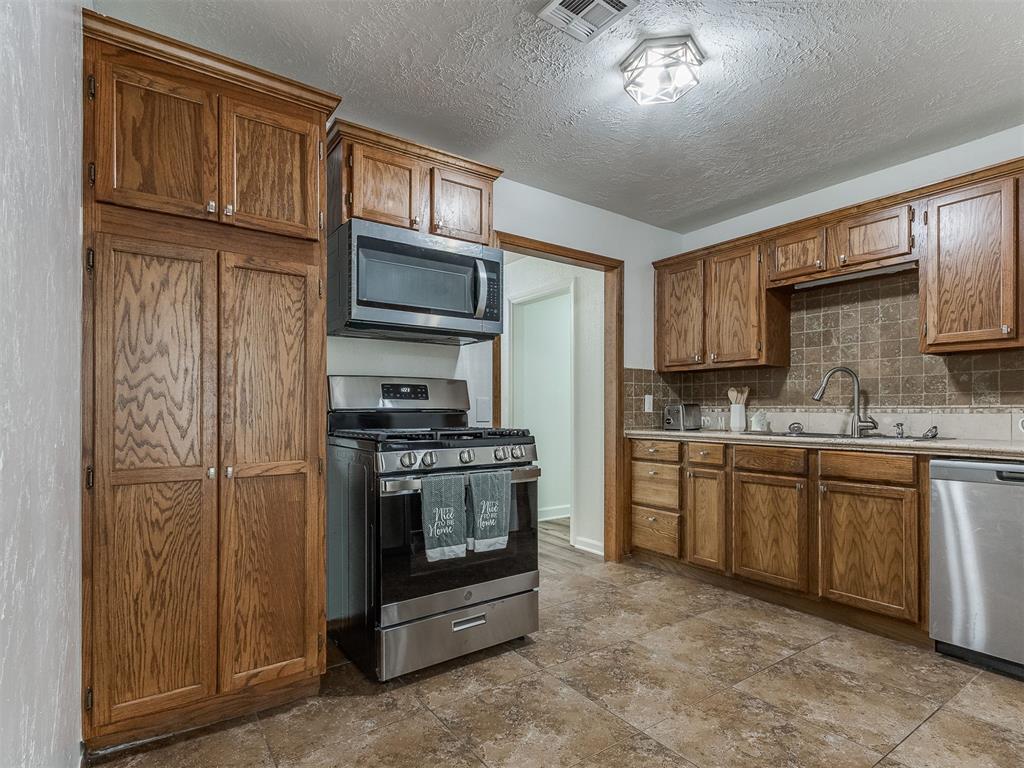 1108 Jet Drive Property Photo 15