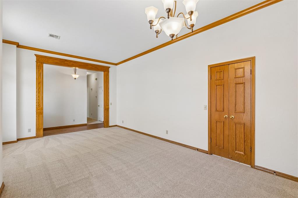 1800 Coopers Hawk Court Property Photo 3