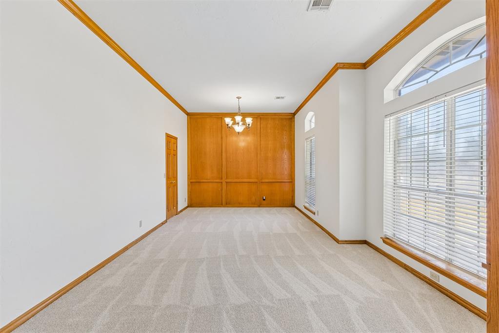 1800 Coopers Hawk Court Property Photo 5