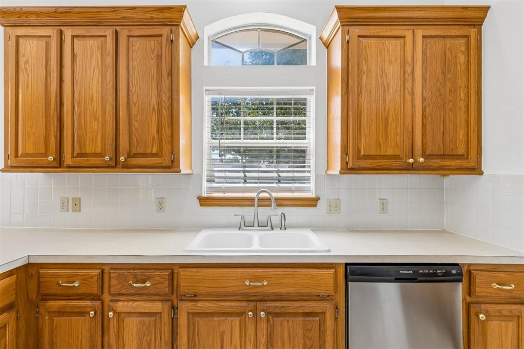 1800 Coopers Hawk Court Property Photo 10