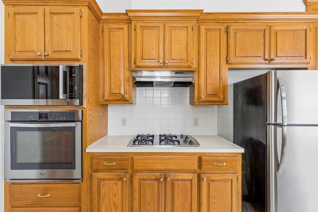 1800 Coopers Hawk Court Property Photo 12