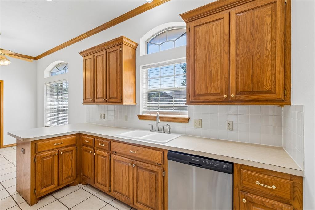 1800 Coopers Hawk Court Property Photo 15