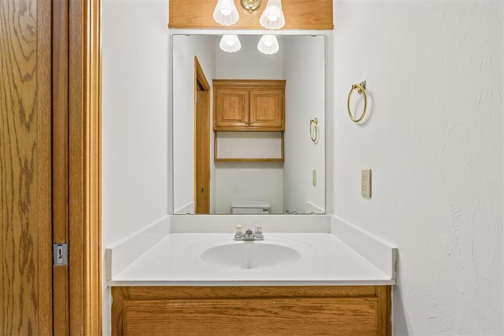 1800 Coopers Hawk Court Property Photo 19