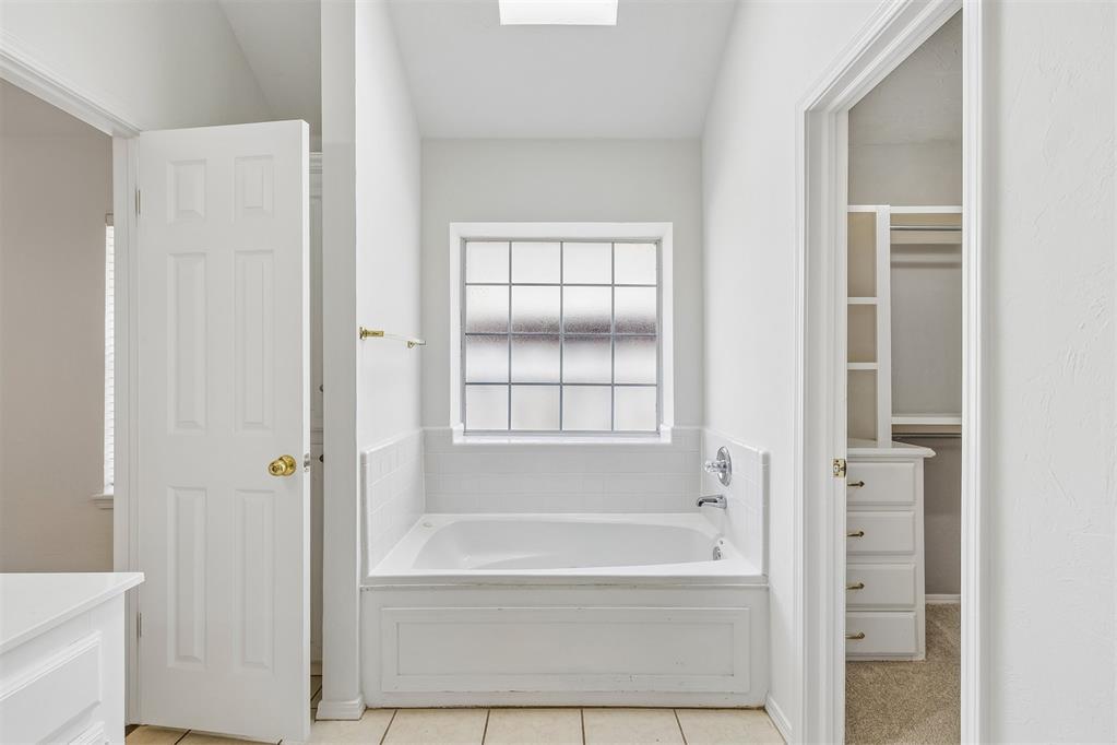 1800 Coopers Hawk Court Property Photo 26