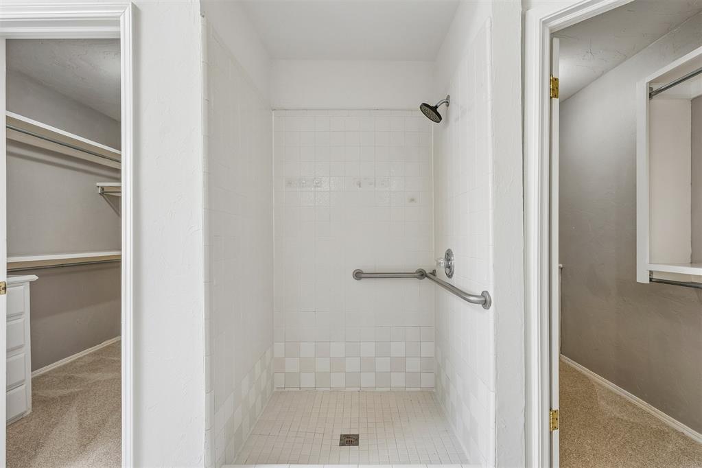 1800 Coopers Hawk Court Property Photo 27