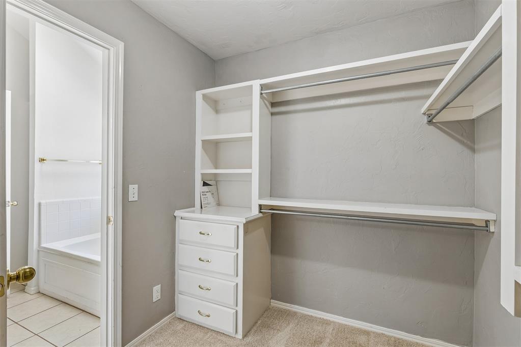 1800 Coopers Hawk Court Property Photo 28