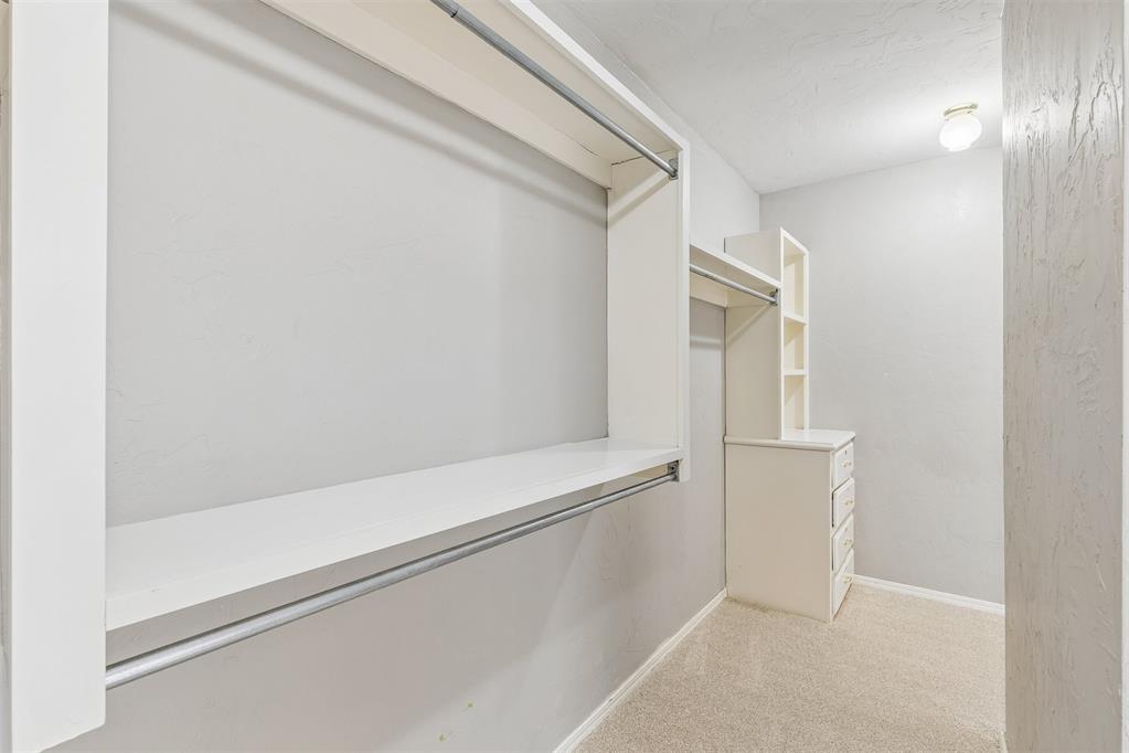 1800 Coopers Hawk Court Property Photo 29