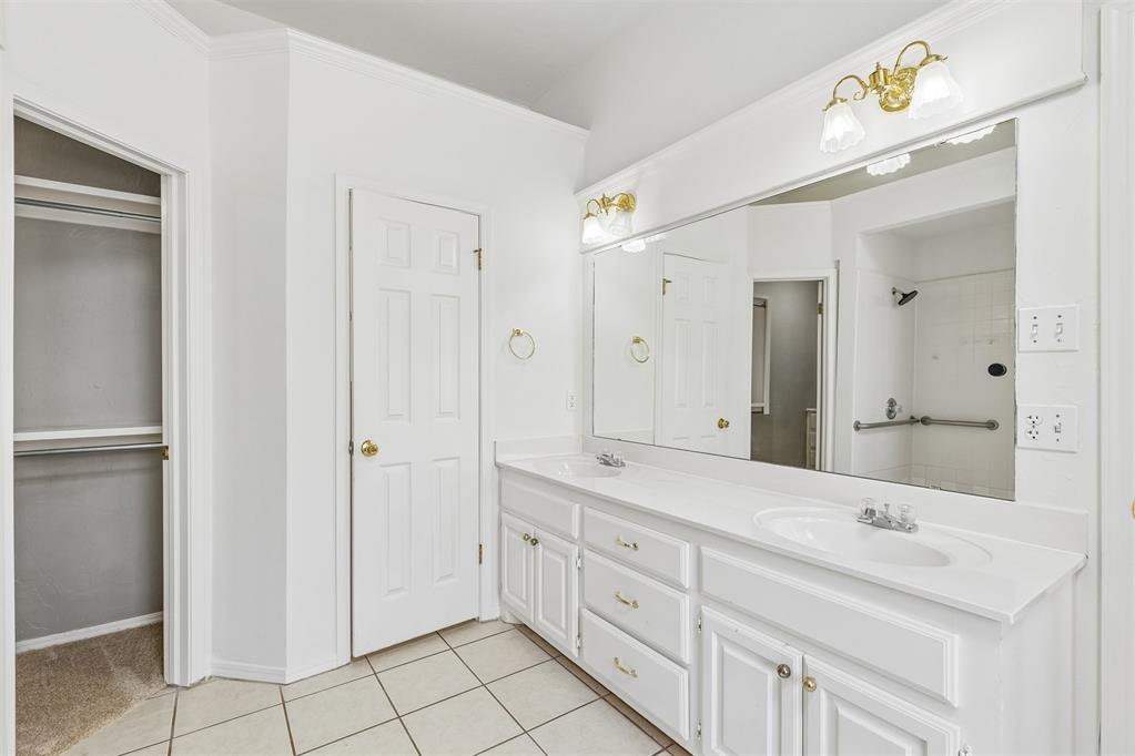 1800 Coopers Hawk Court Property Photo 31