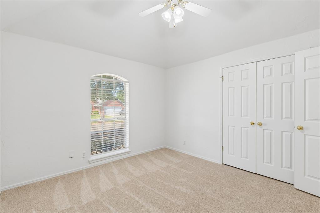 1800 Coopers Hawk Court Property Photo 32