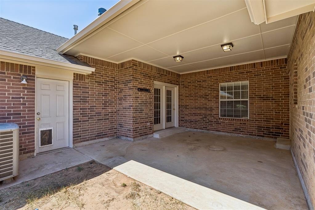 1800 Coopers Hawk Court Property Photo 41