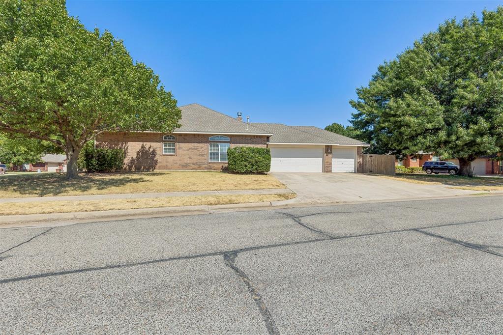 1800 Coopers Hawk Court Property Photo 46