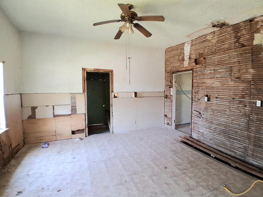 1316 E Main Street Property Photo 5