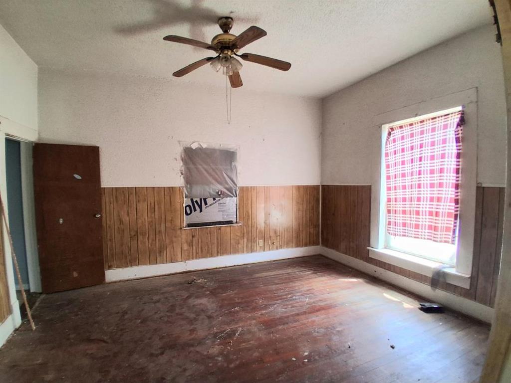 1316 E Main Street Property Photo 6