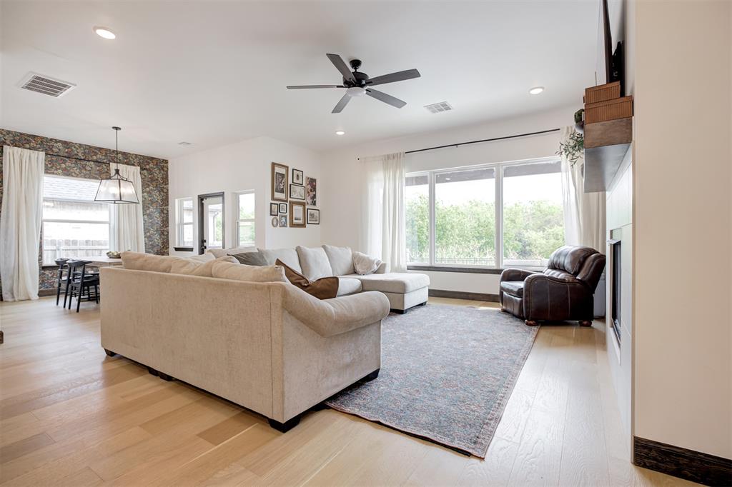 10612 Blue Creek Drive Property Photo 4