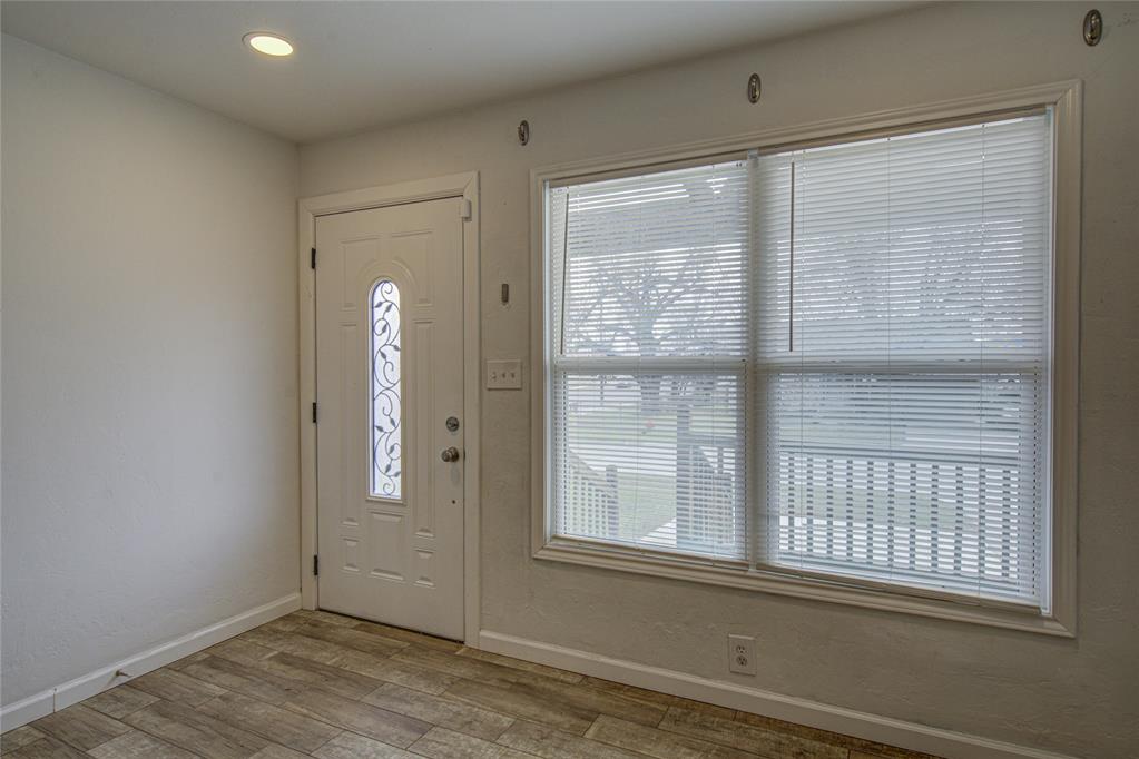 2901 Nw 43rd Street Property Photo 3