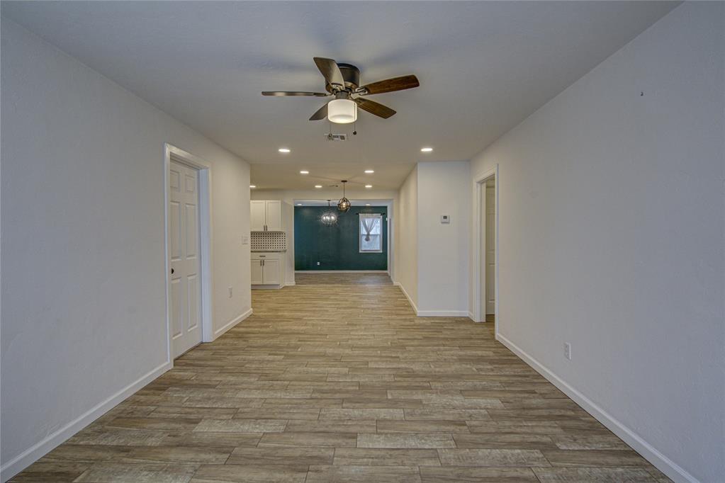 2901 Nw 43rd Street Property Photo 4