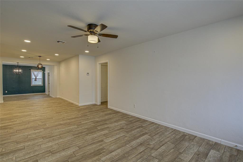 2901 Nw 43rd Street Property Photo 5