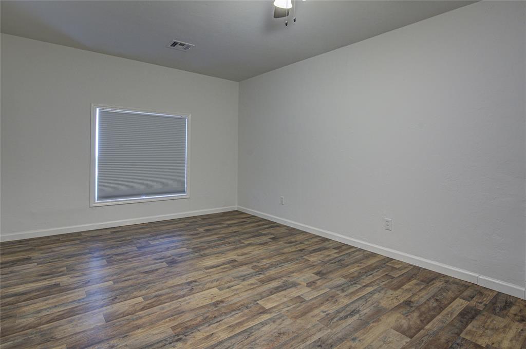 2901 Nw 43rd Street Property Photo 8