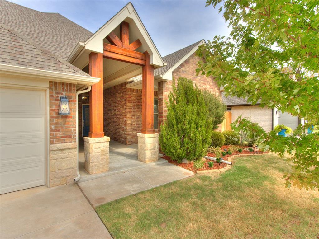 2424 Crystal Creek Drive Property Photo 3