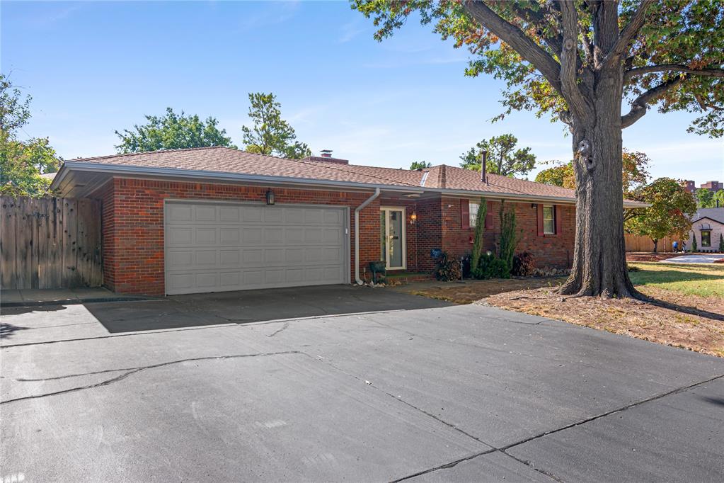 1609 Glenbrook Terrace Property Photo 9