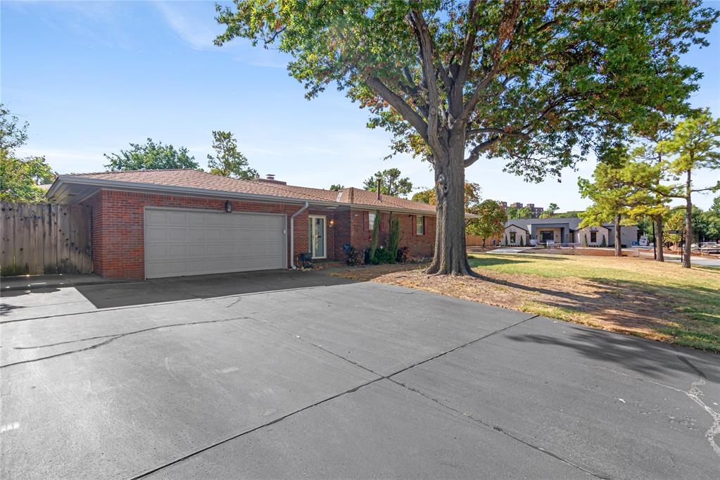 1609 Glenbrook Terrace Property Photo 10